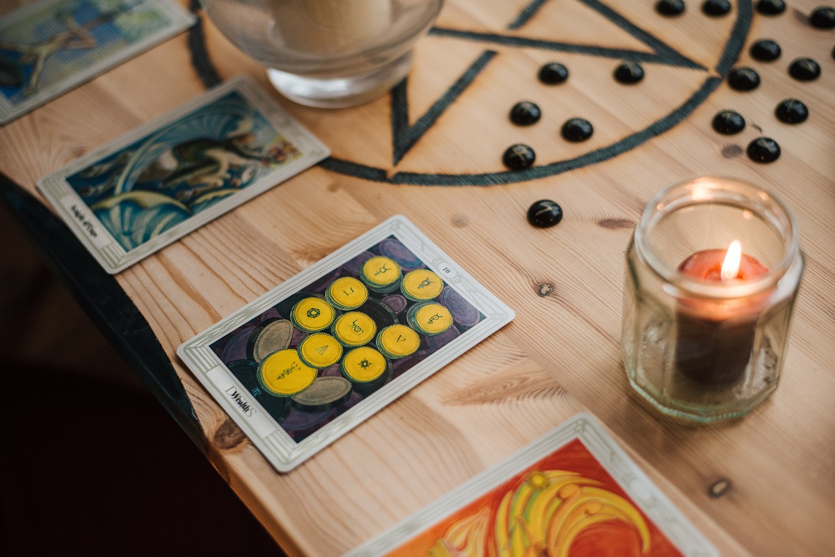 what is tarot card reading