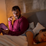 12 Signs Indicate Your Husband is Losing Interest